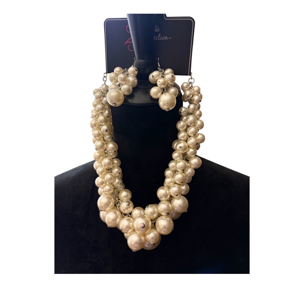 Paparazzi Zi Collection The Jennifer Cream Pearl Rhinestone Necklace Earrings - Picture 2 of 2
